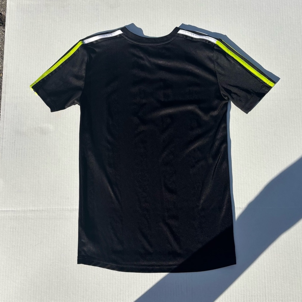 Adidas boys Tee in Black with Neon Green - Picture 3 of 5